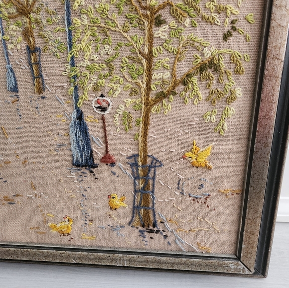 Beautiful Vintage Crewel - Picture 5 of 10